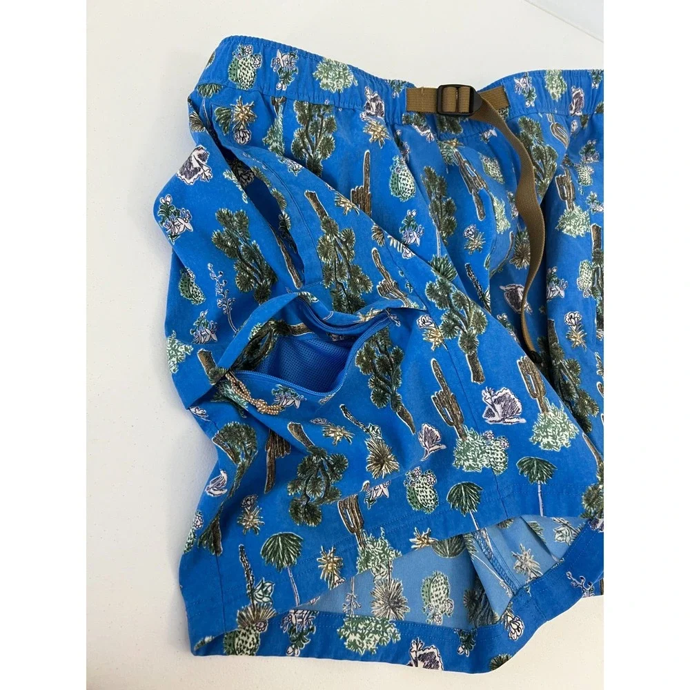 The North Face Belted blue cactus Shorts size XXL hiking camping water sports